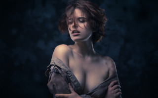 Woman large breast dark room - large breast free wallpaper