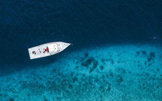 Small boat night sky milky - a small boat free wallpaper