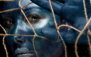 Blue face paint woman net - painted free wallpaper