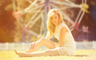Woman ferriswheel park blonde sunset - a ferris free wallpaper