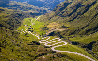 Mountain road valley car cloudy - road free wallpaper for desktop