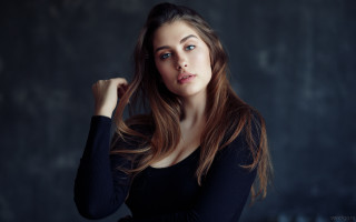 Woman longhair portrait blueeyes blurry - chernik free wallpaper