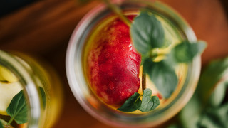 Glass apple leaves vanitas stilllife - a red apple free wallpaper for desktop