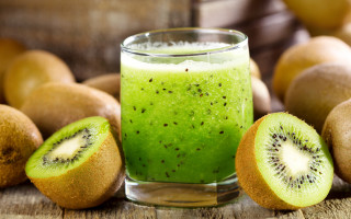 Green juice kiwis cup food - a glass free wallpaper
