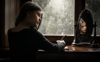 Woman writing mirror reflection storybook - a desk free wallpaper
