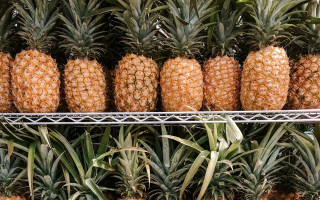 Pineapples shelf store room food - fructose free wallpaper
