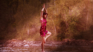 Woman red dress water arabesque - a red dress free wallpaper for desktop