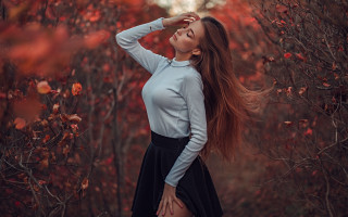 Woman forest autumn long hair - red leaf free wallpaper for desktop