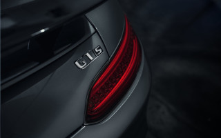 Black car tail light red - cgstudio free wallpaper for desktop