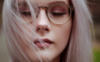 Woman glasses whitehair wind looking - a white hair free wallpaper