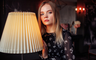 Elina karimova lamp portrait blonde - studio light free wallpaper for desktop