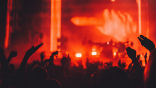 Concert crowd lights stage autumn - a concert free wallpaper