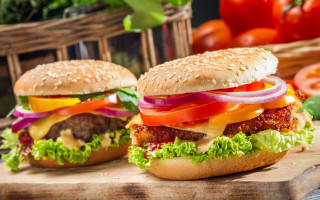 Hamburgers tomatoes lettuce food photography - cutting free wallpaper