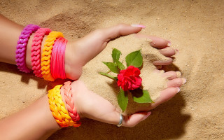 Person rose bracelet sand flower - a bracelet free wallpaper