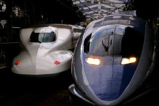 Two trains parked side by - the train free wallpaper