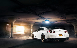 White sports car parking garage 5 - the car free wallpaper