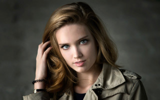 Woman blueeyes trenchcoat portrait jewelry - her head free wallpaper