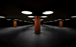 Dark room column berlin moon - berlin secession free wallpaper