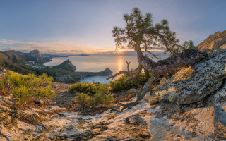 Rocky cliff lake mountains sunset - exekia free wallpaper