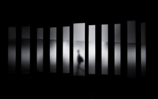 Person wall bars dark background 2 - bar free wallpaper