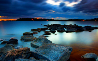 Rocky shore water foreground rocks - a rocky shore free wallpaper for desktop