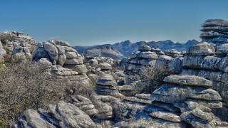 Rocky mountain bridge ocean waterfall - a rocky mountain free wallpaper