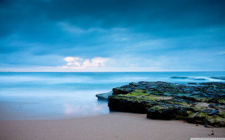 Rocky beach body of water 2 - rich moody colour free wallpaper for desktop