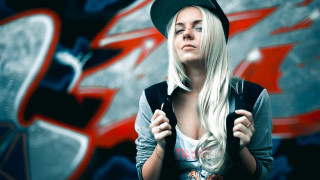 Blonde woman hat backpack portrait - anna hotchkis free wallpaper