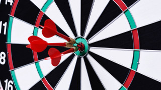 Dartboard bullseye redarrow symmetry abstract - accurate free wallpaper