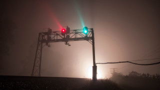 Traffic light red green fog - the fog free wallpaper