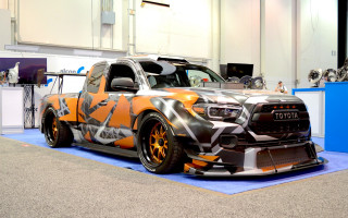 Camouflage truck garage police girls - eric dinyer free wallpaper