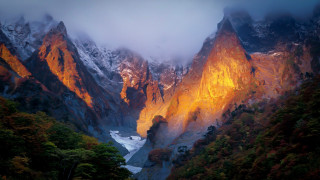 Mountain river forest autumn fire - a river running free wallpaper