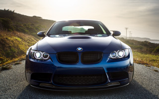 Blue car tilt shift vroom - a blue car free wallpaper