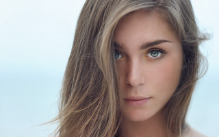 Woman longhair blueeyes photorealistic portrait - shaded free wallpaper for desktop