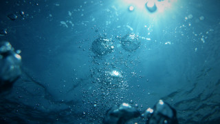 Blue ocean bubbles underwater sky 2 - a blue ocean free wallpaper