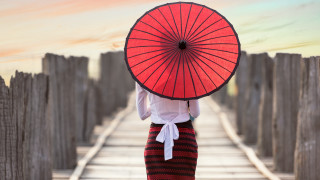 Woman red and black skirt - dai xi free wallpaper