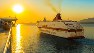 Cruise ship sunset mountain water - a large cruise ship free wallpaper