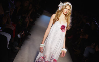 Woman white dress runway flower - a runway free wallpaper