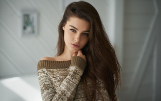 Romantic portrait longhair sweater bareshoulders - a sweater free wallpaper for desktop
