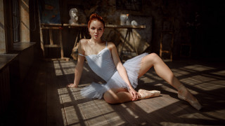 Woman white dress ballet studio - studio light free wallpaper for desktop