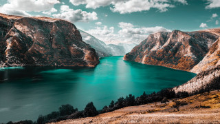 Lake mountains clouds blue sky - cinematic landscape free wallpaper