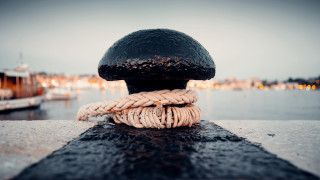 Mushroom woodenpost water boats shallowblur - a mushroom free wallpaper