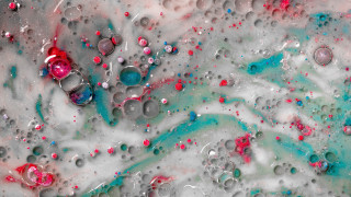 Water oil bubbles colors blue - organic free wallpaper