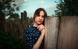 Woman fence portrait blue nails - a woman leaning against a fence free wallpaper