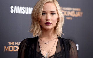 Blonde woman black top pearl - short hair free wallpaper