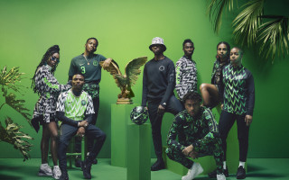 Group of people green wall - a green wall free wallpaper