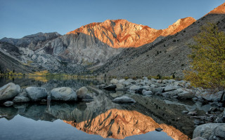 Mountain range lake rocks trees 4 - rock and trees free wallpaper