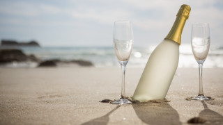 Champagne beach ocean shadow flutes - the ocean in the background free wallpaper for desktop