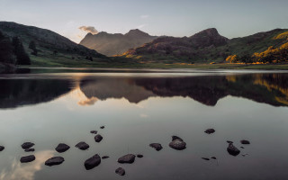 Lake mountains rocks trees sunset - andrew geddes free wallpaper for desktop