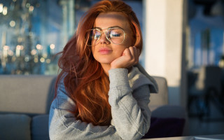 Elina karimova redhair glasses laptop - a laptop computer in front free wallpaper